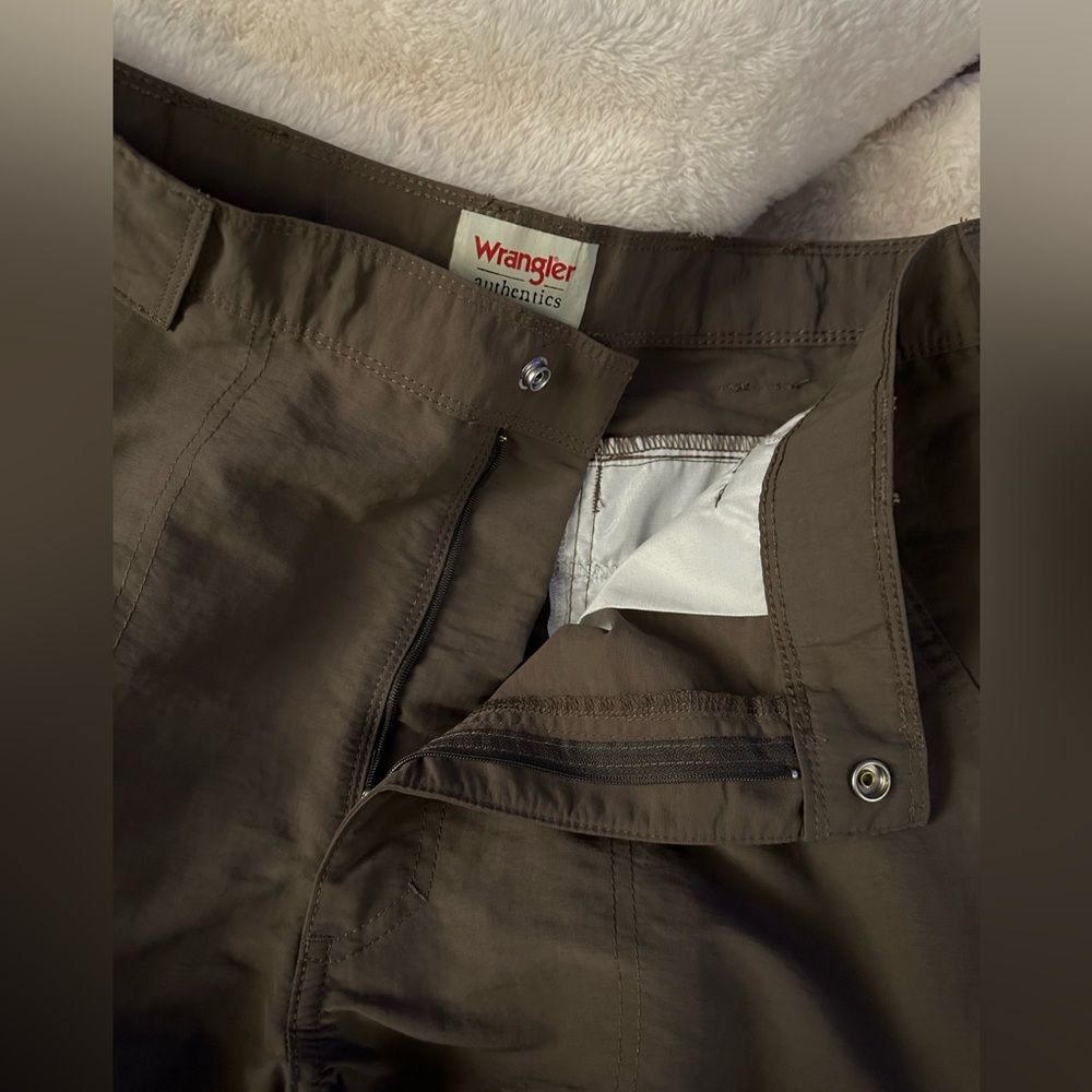 Wrangler pants - Picture 2 of 2